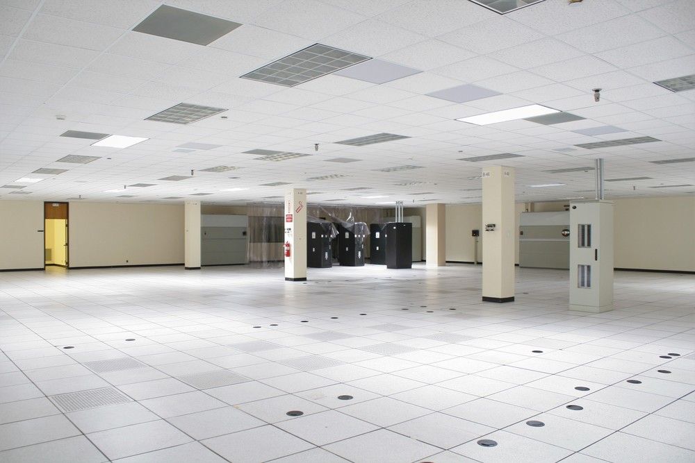 Magnavox Way Corporate Center: 1700 Magnavox Way, Fort Wayne, IN 46804